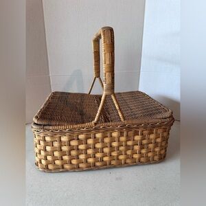 Vintage Wicker Picnic Basket with Handle - Great Condition